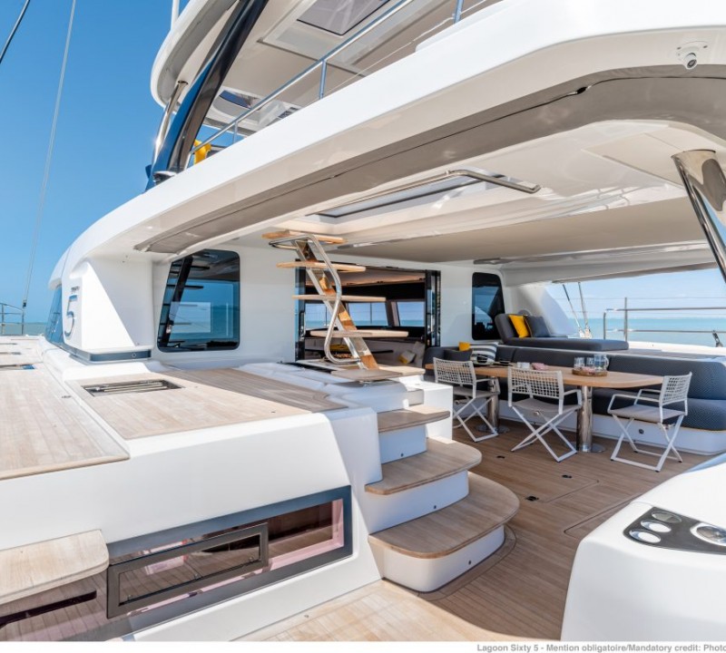 Yacht KINGFISHER V, Lagoon 65 CHARTERWORLD Luxury Superyacht Charters